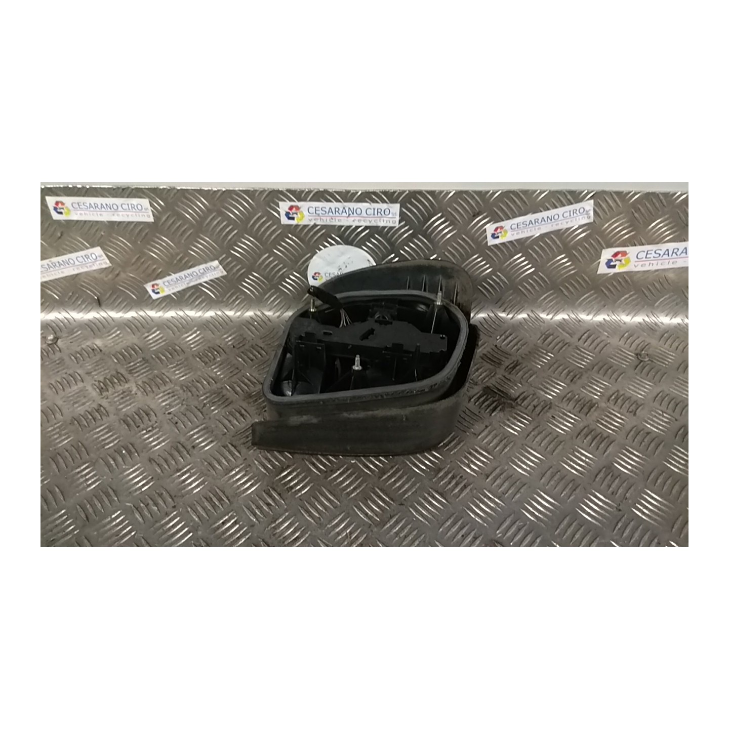 FANALE POST. DX. 197 VOLKSWAGEN POLO 3A SERIE (11/94-09/01) AEX 6N0945096