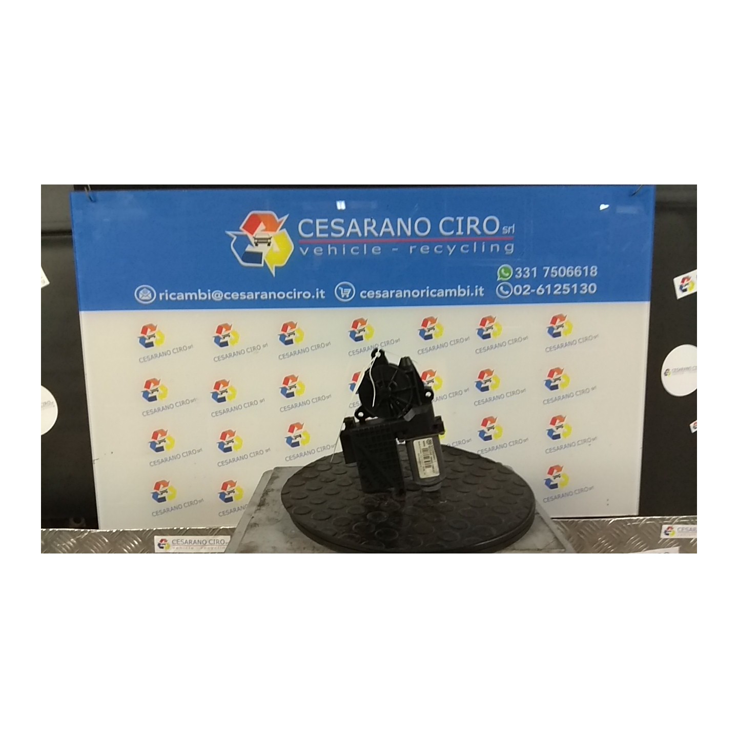 MOTORINO ALZACRISTALLO PORTA ANT. SX. 316 VOLKSWAGEN GOLF (5K/AJ) (09/08-) CAY 5K0959701JZ01