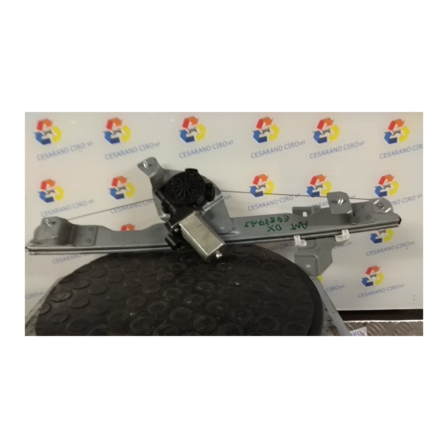 ALZACRISTALLO ELETTR. PORTA ANT. C/MOTORINO DX. 323 DACIA SANDERO (07/08-04/13) K9KK7 8200733828