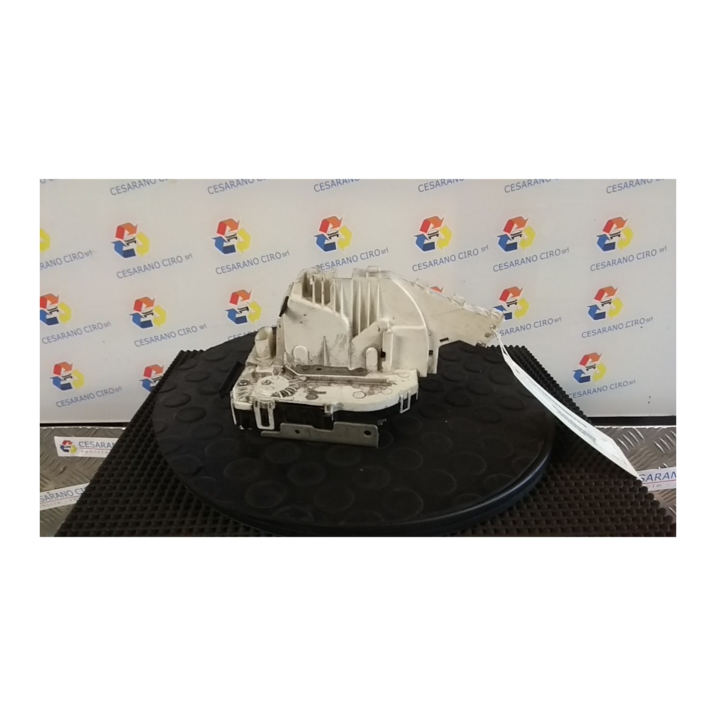 SERRATURA PORTA ANT. DX. 021 FIAT FREEMONT (2I) (09/14-) 939B5000 K04589916AG