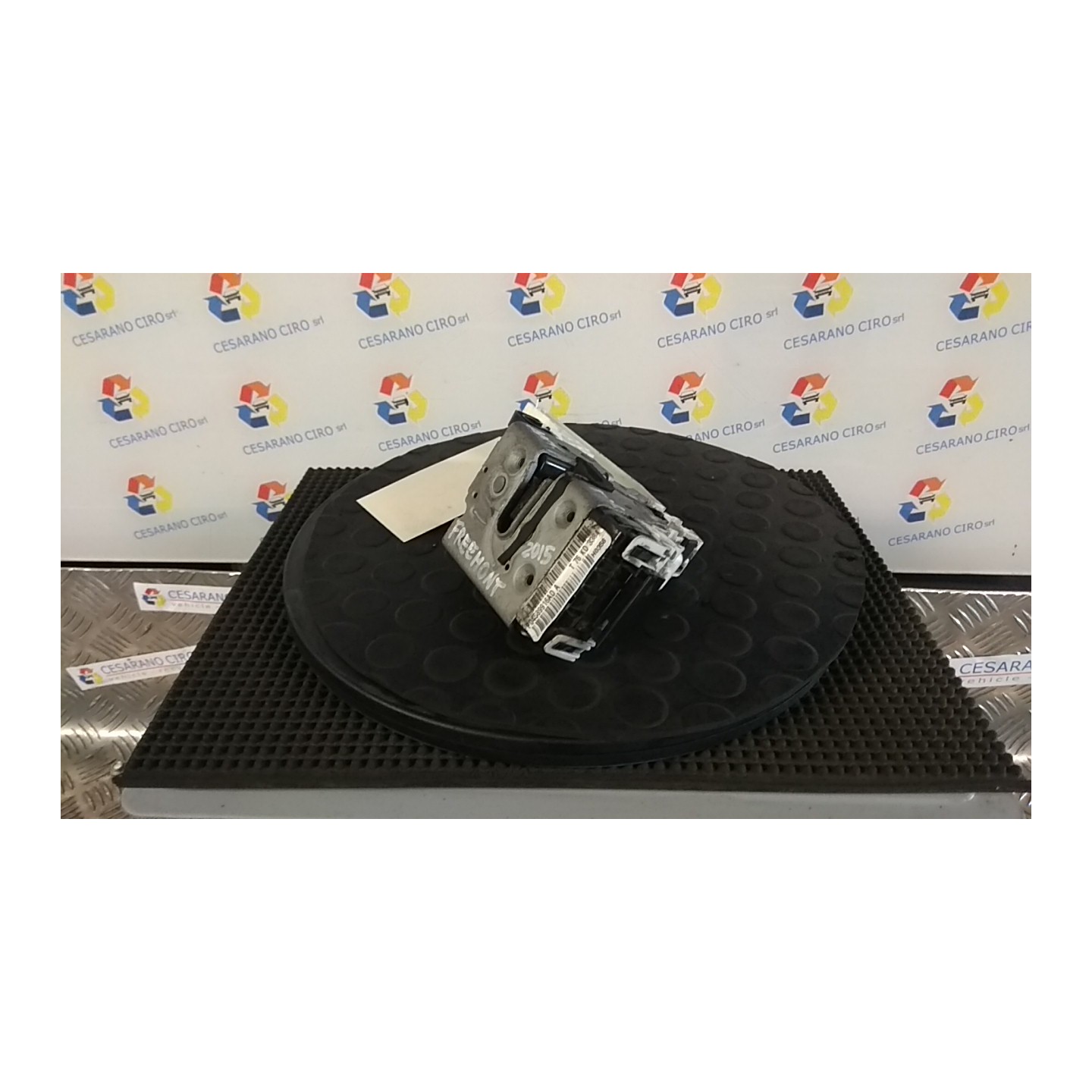 SERRATURA PORTA ANT. DX. 021 FIAT FREEMONT (2I) (09/14-) 939B5000 K04589916AG