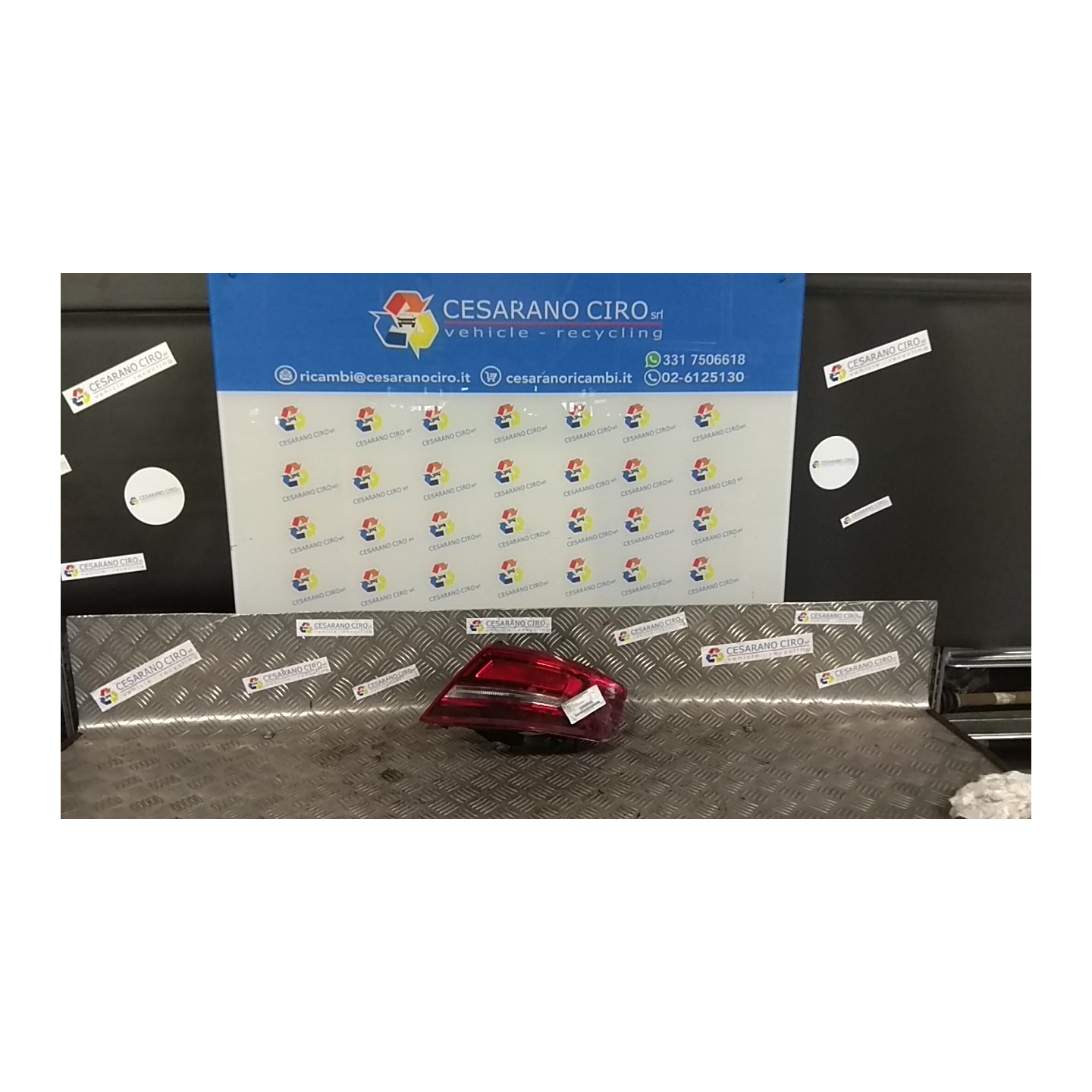 FANALE POST. PARTE EST. DX. 041 AUDI A3 (8V) (05/16-) DHF 8V4945070