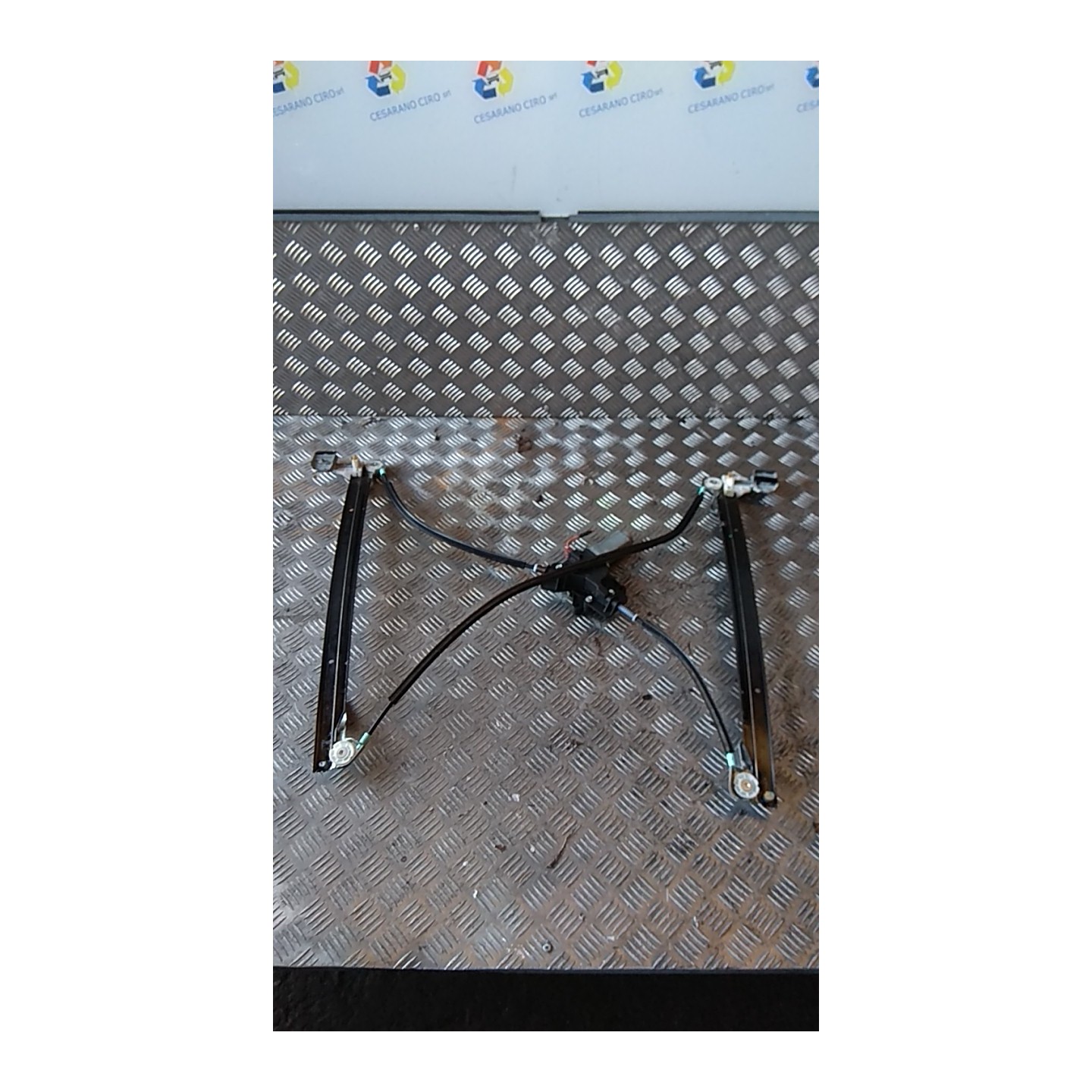 ALZACRISTALLO ELETTR. PORTA ANT. C/MOTORINO DX. 041 CHRYSLER VOYAGER/GRAND VOYAGER (04/04-1 25L K04894526AA
