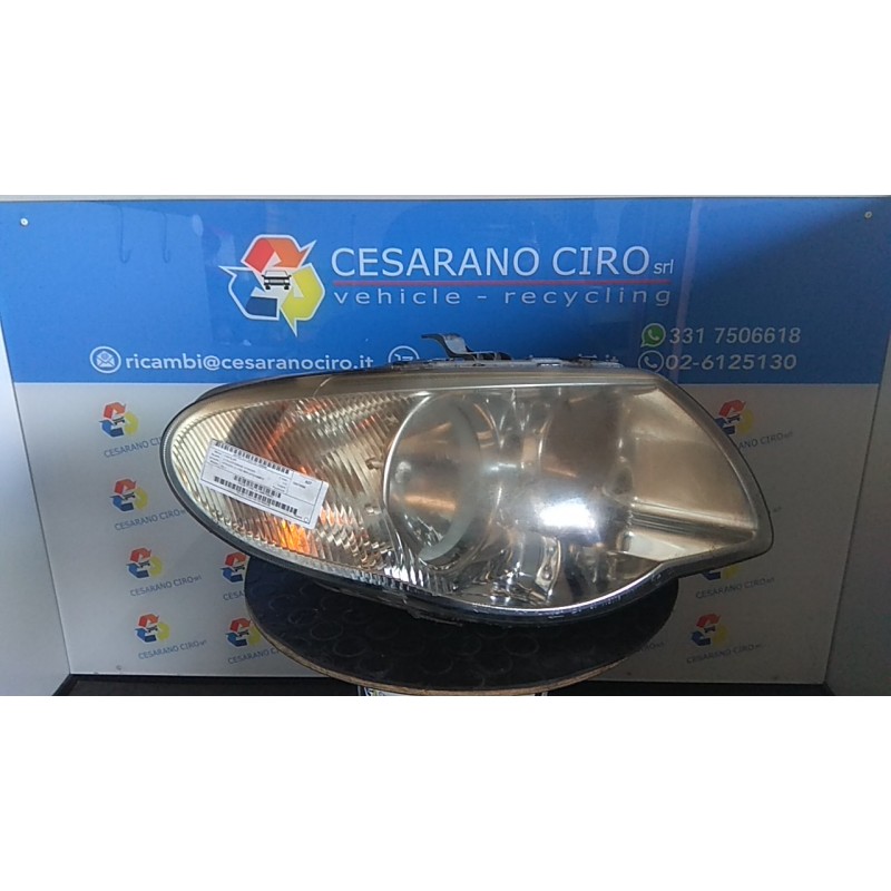 PROIETTORE DX. 044 CHRYSLER VOYAGER/GRAND VOYAGER (04/04-1 25L 04857830AC