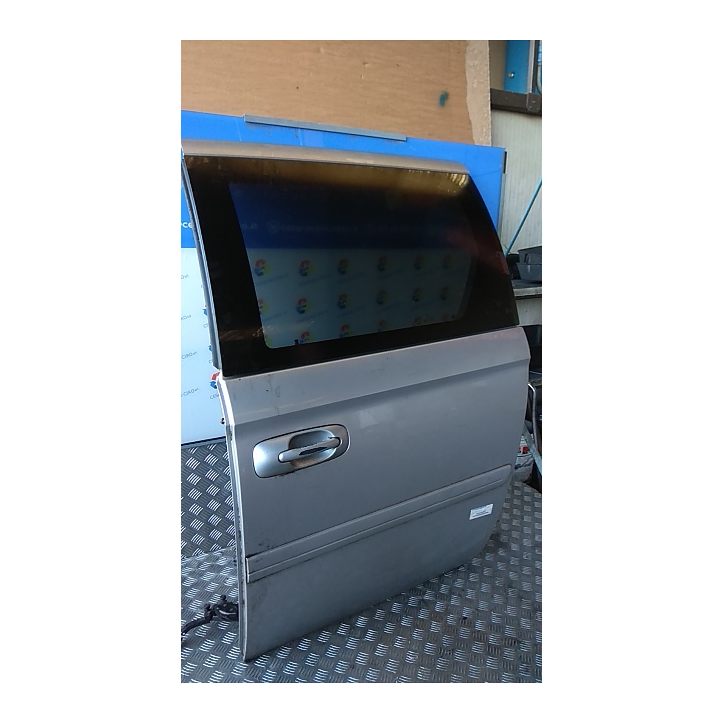 PORTA POST. SX. 047 CHRYSLER VOYAGER/GRAND VOYAGER (04/04-1 25L K04894481AF
