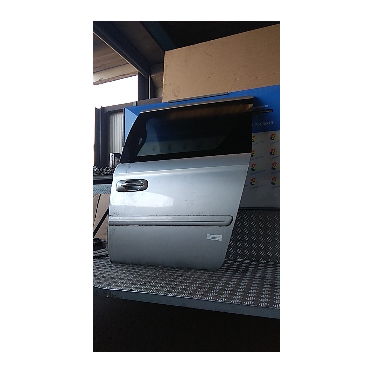 PORTA POST. SX. 047 CHRYSLER VOYAGER/GRAND VOYAGER (04/04-1 25L K04894481AF