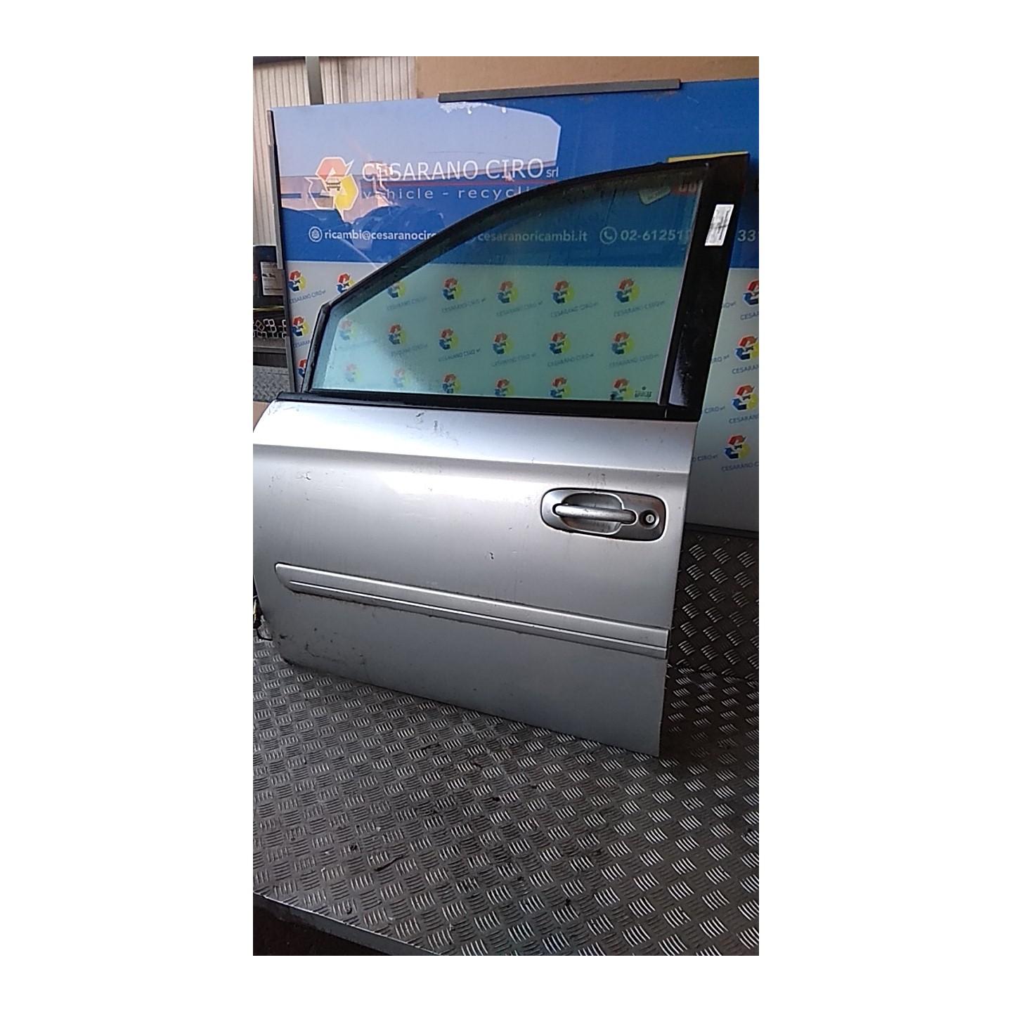 PORTA ANT. SX. 048 CHRYSLER VOYAGER/GRAND VOYAGER (04/04-1 25L 04894157AI