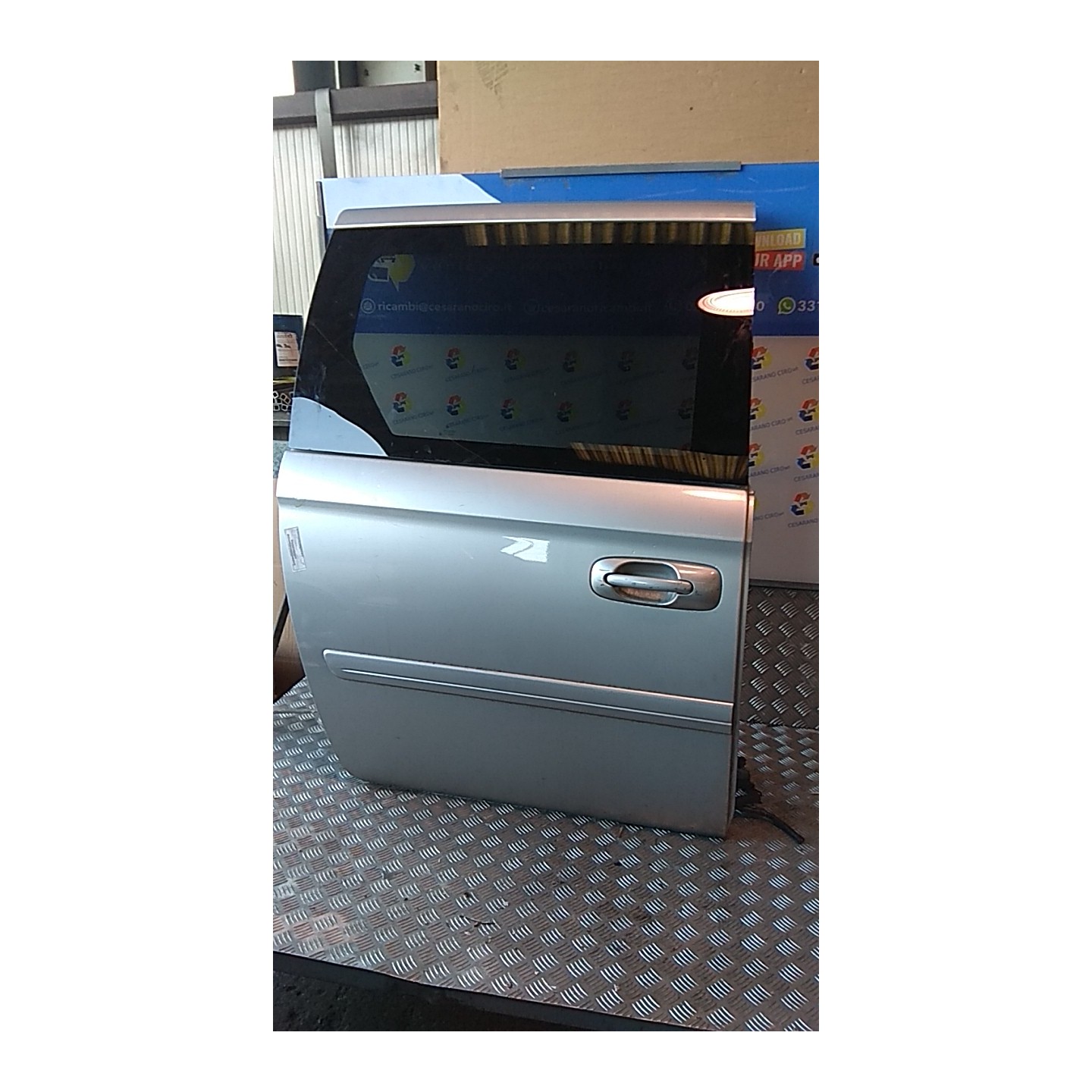 PORTA POST. DX. 083 CHRYSLER VOYAGER/GRAND VOYAGER (04/04-1 28L K04894480AF