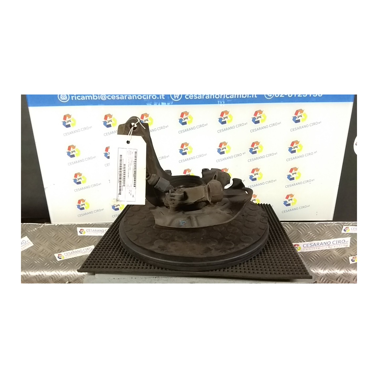 MONTANTE SOSP. ANT. C/PORTAFRENO SX. 084 VOLKSWAGEN GOLF (1J) (09/97-03/06) AKL 1J0407255N