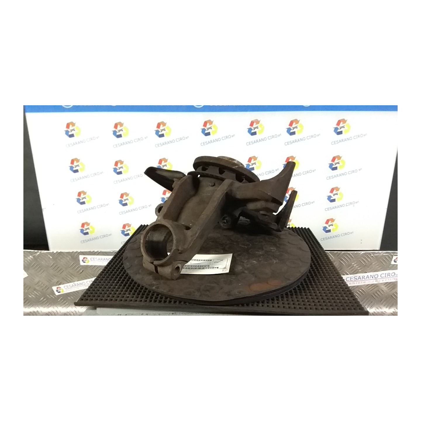 MONTANTE SOSP. ANT. C/PORTAFRENO SX. 084 VOLKSWAGEN GOLF (1J) (09/97-03/06) AKL 1J0407255N