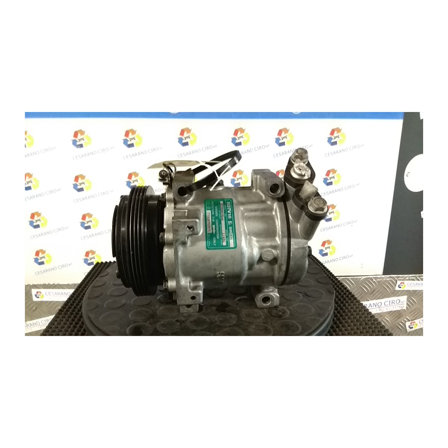 COMPRESSORE A/C 002 RENAULT CLIO 2A SERIE (04/98-04/01) E7J77 7700875357