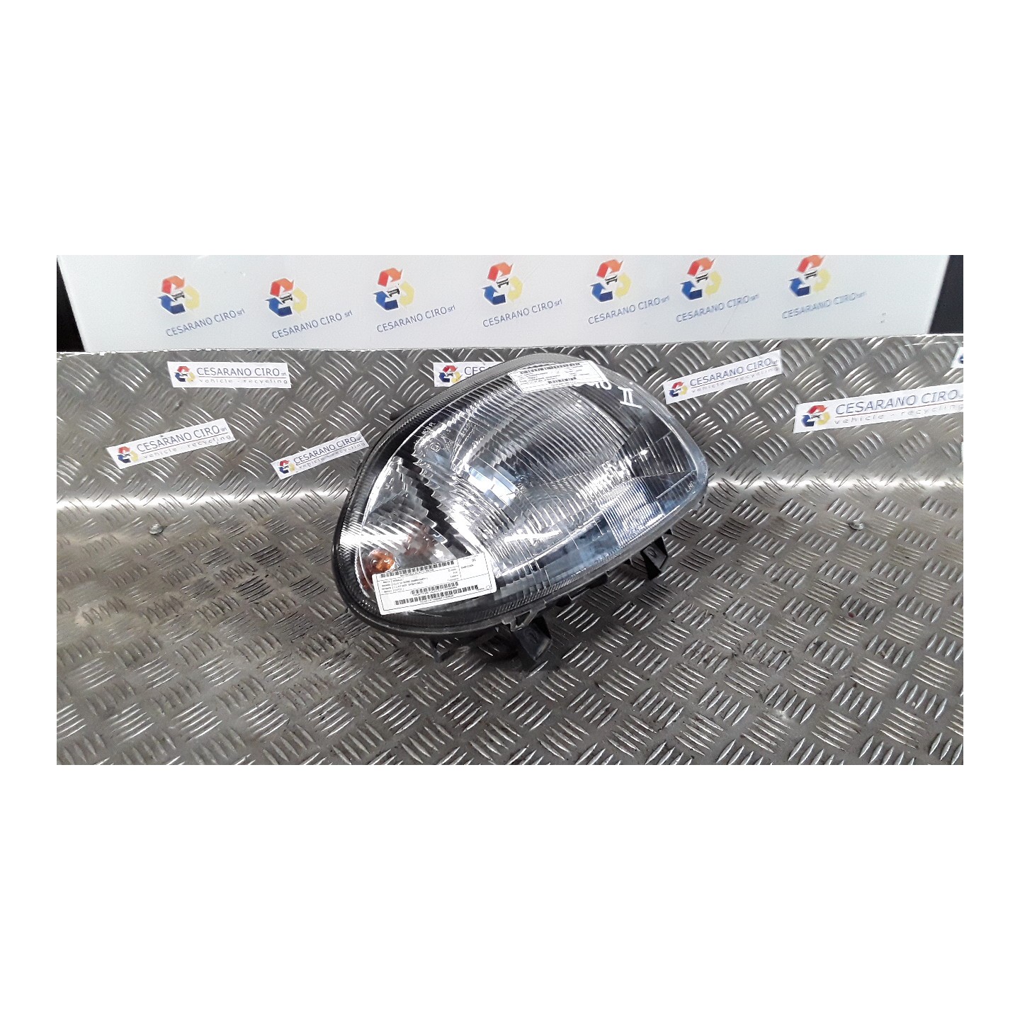 PROIETTORE VALEO DX. 149 RENAULT CLIO 2A SERIE (04/98-04/01) D7FD7 7701045994