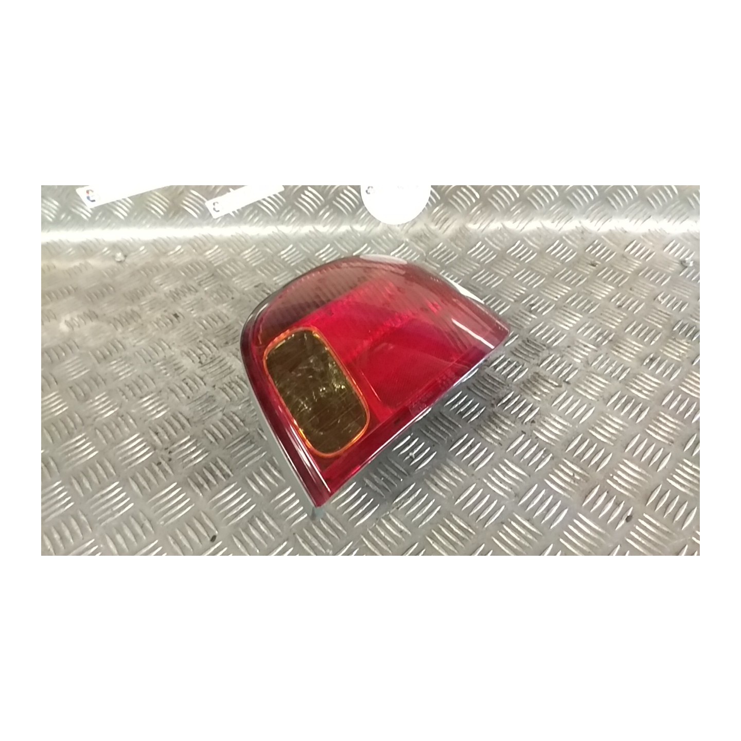 FANALE POST. DX. 008 TOYOTA YARIS (10/01-11/05)     (FRP) 1SZFE 815510D070