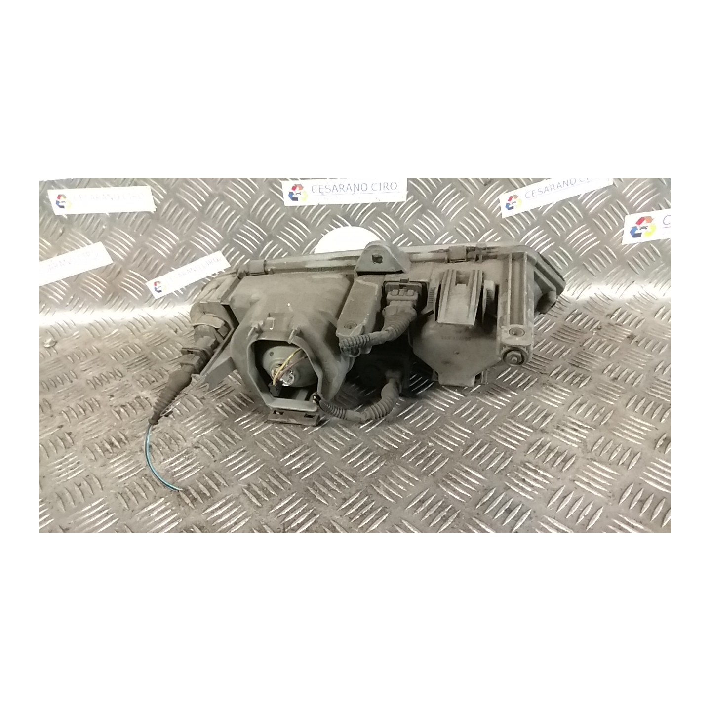 PROIETTORE SX. 025 ALFA ROMEO 145 (04/94-04/99) AR67601 60587938