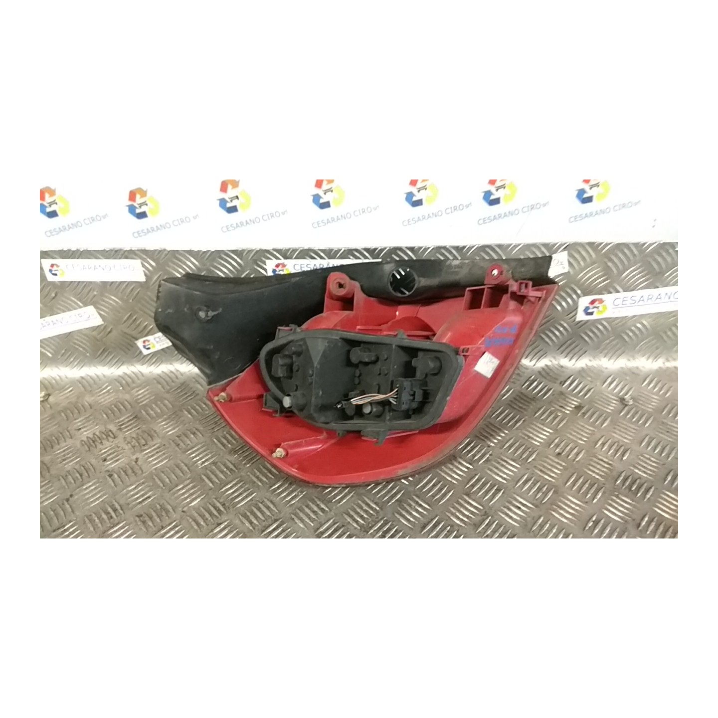 FANALE POST. DX. 038 RENAULT CLIO 3A SERIE (07/05-05/09) D4FD7 8200459960