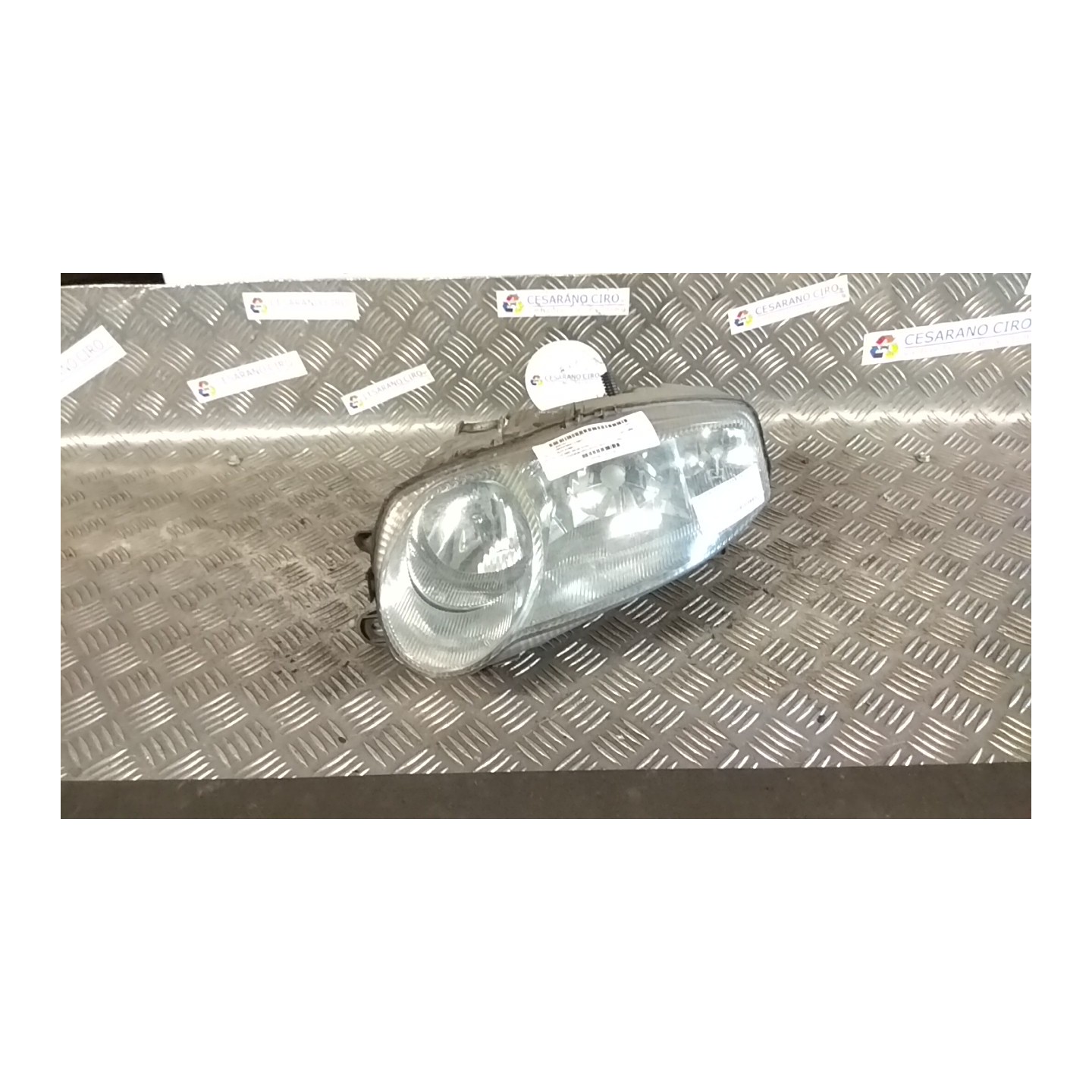 PROIETTORE SX. 050 ALFA ROMEO 147 (W8) (08/00-01/06) 937A2000 46826196