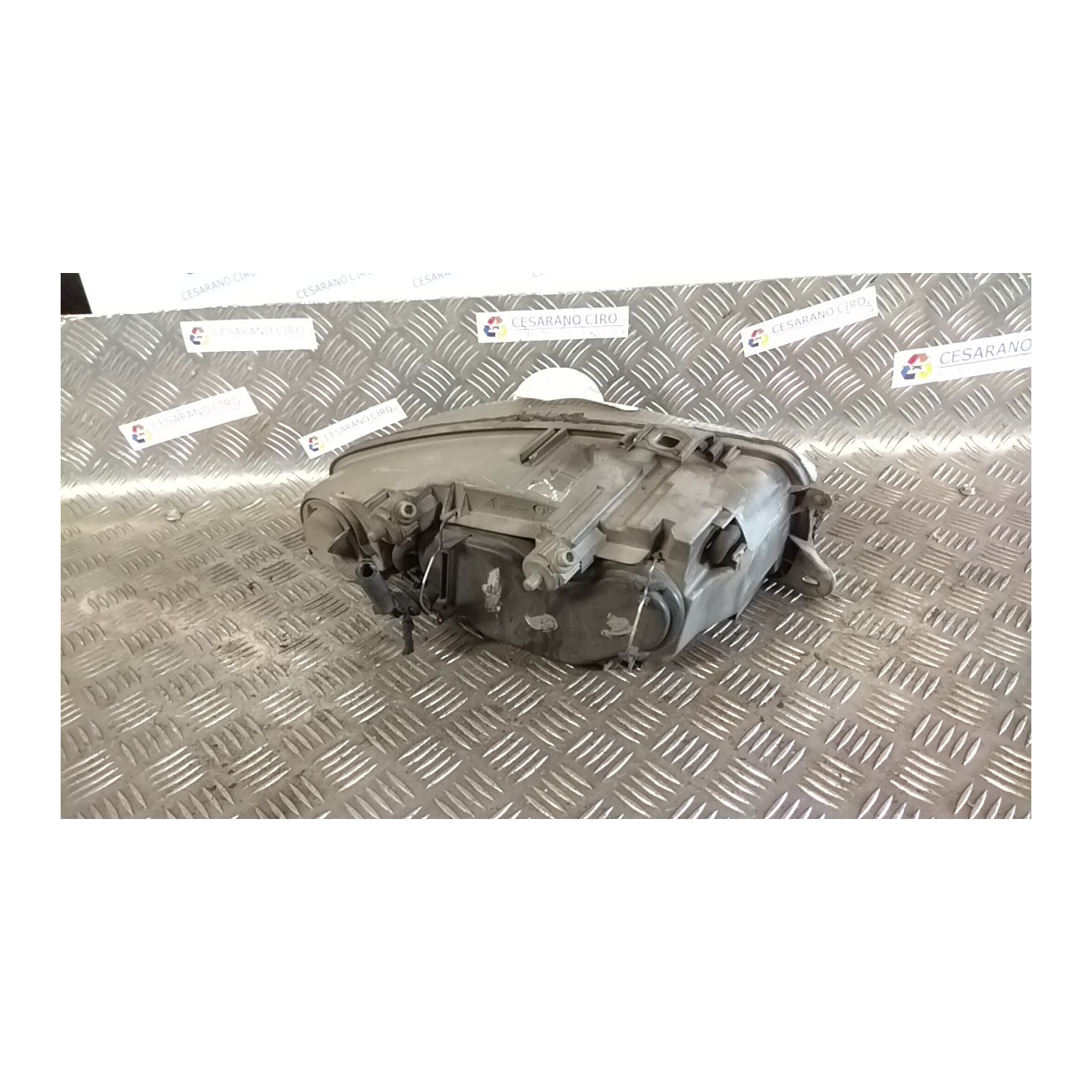 PROIETTORE SX. 050 ALFA ROMEO 147 (W8) (08/00-01/06) 937A2000 46826196