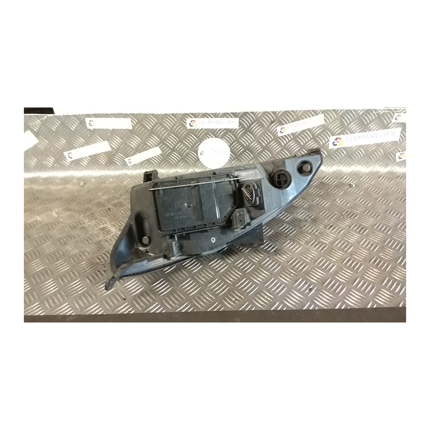 PROIETTORE DX. 059 FORD FOCUS (CAK) (10/01-04/05) F9DA 1343654