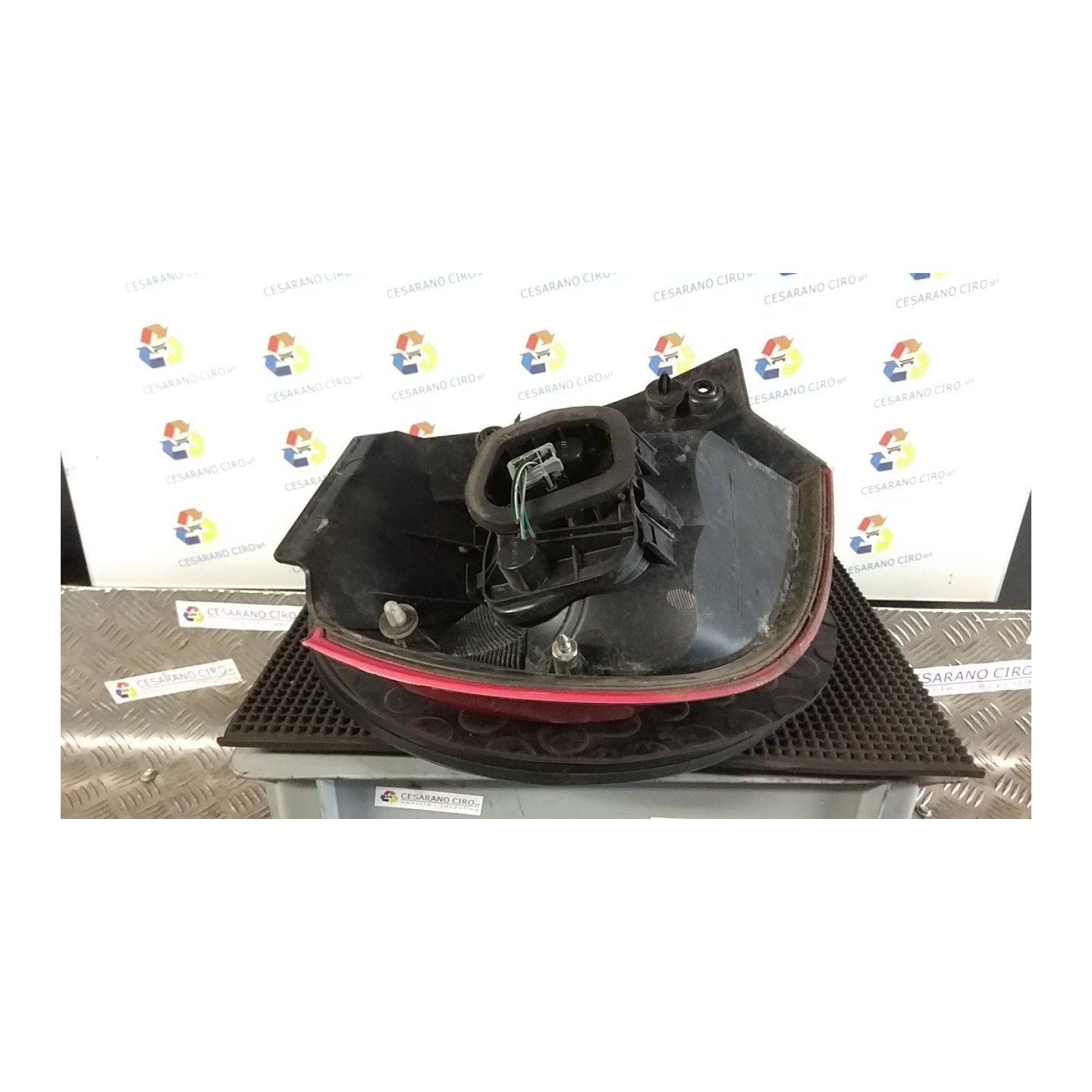FANALE POST. PARTE EST. DX. 106 MITSUBISHI COLT 7A SERIE (06/04-12/09) 134910 MN186268