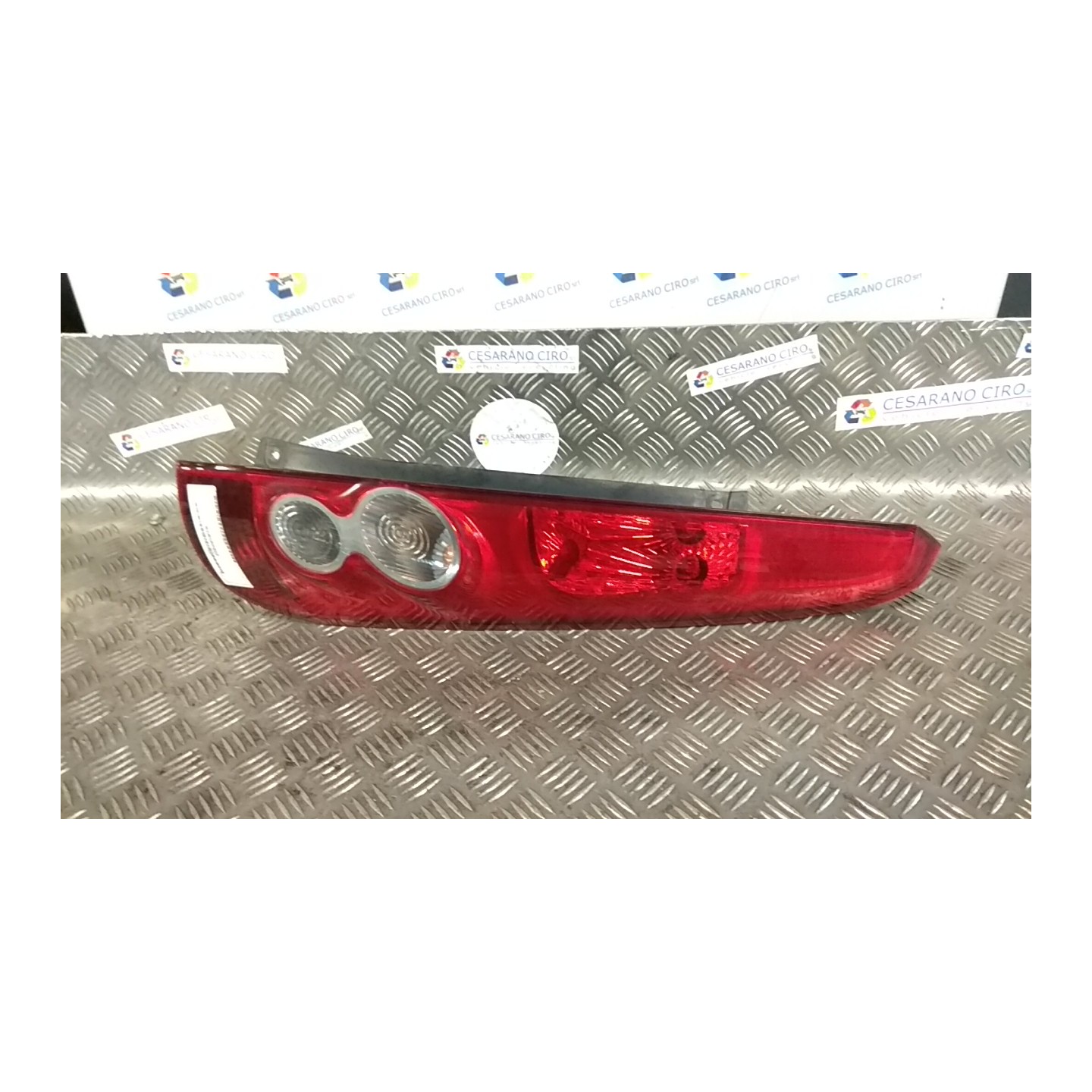 FANALE POST. DX. 114 FORD FIESTA (CBK) (12/05-12/08) FUJA 1437625