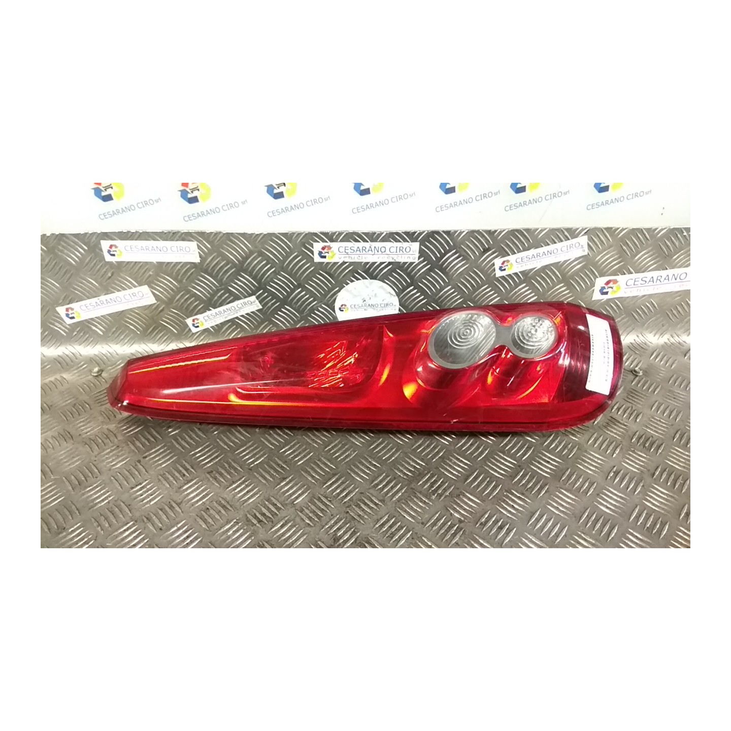 FANALE POST. SX. 116 FORD FIESTA (CBK) (12/05-12/08) FUJA 1437626