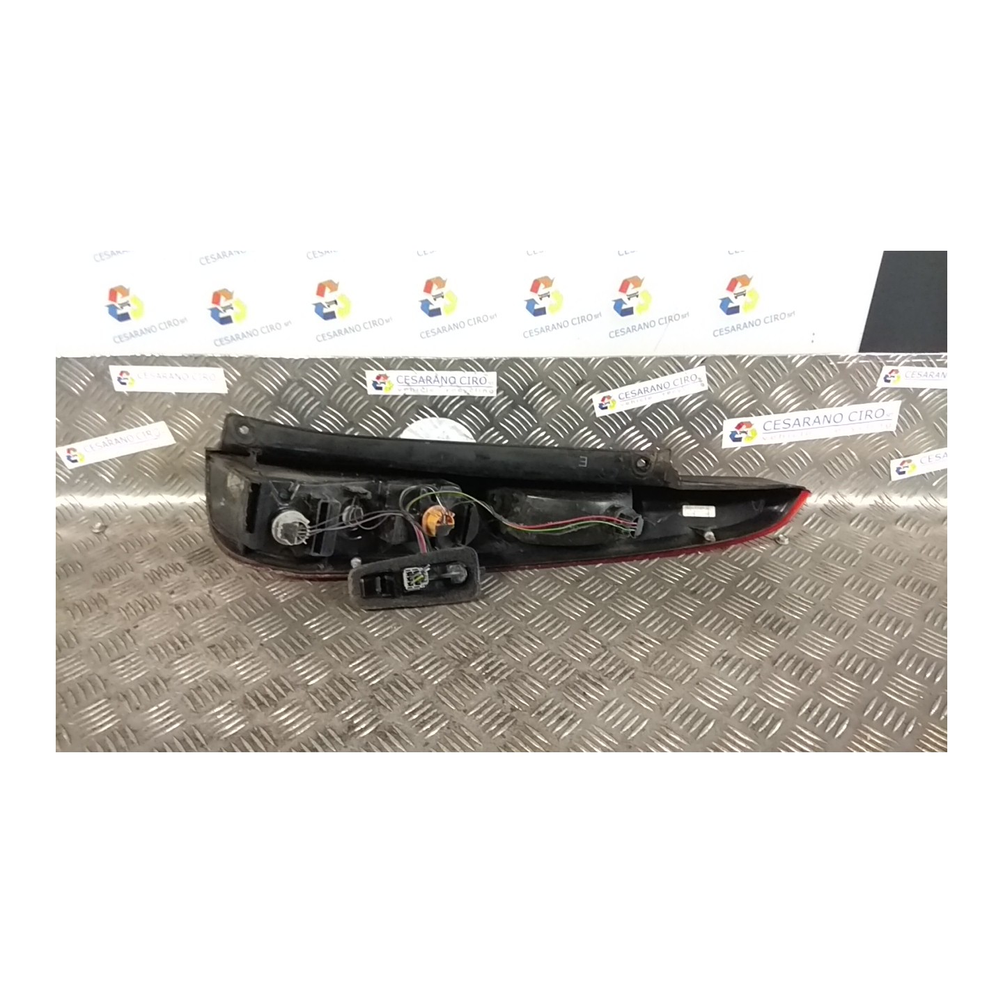 FANALE POST. SX. 116 FORD FIESTA (CBK) (12/05-12/08) FUJA 1437626