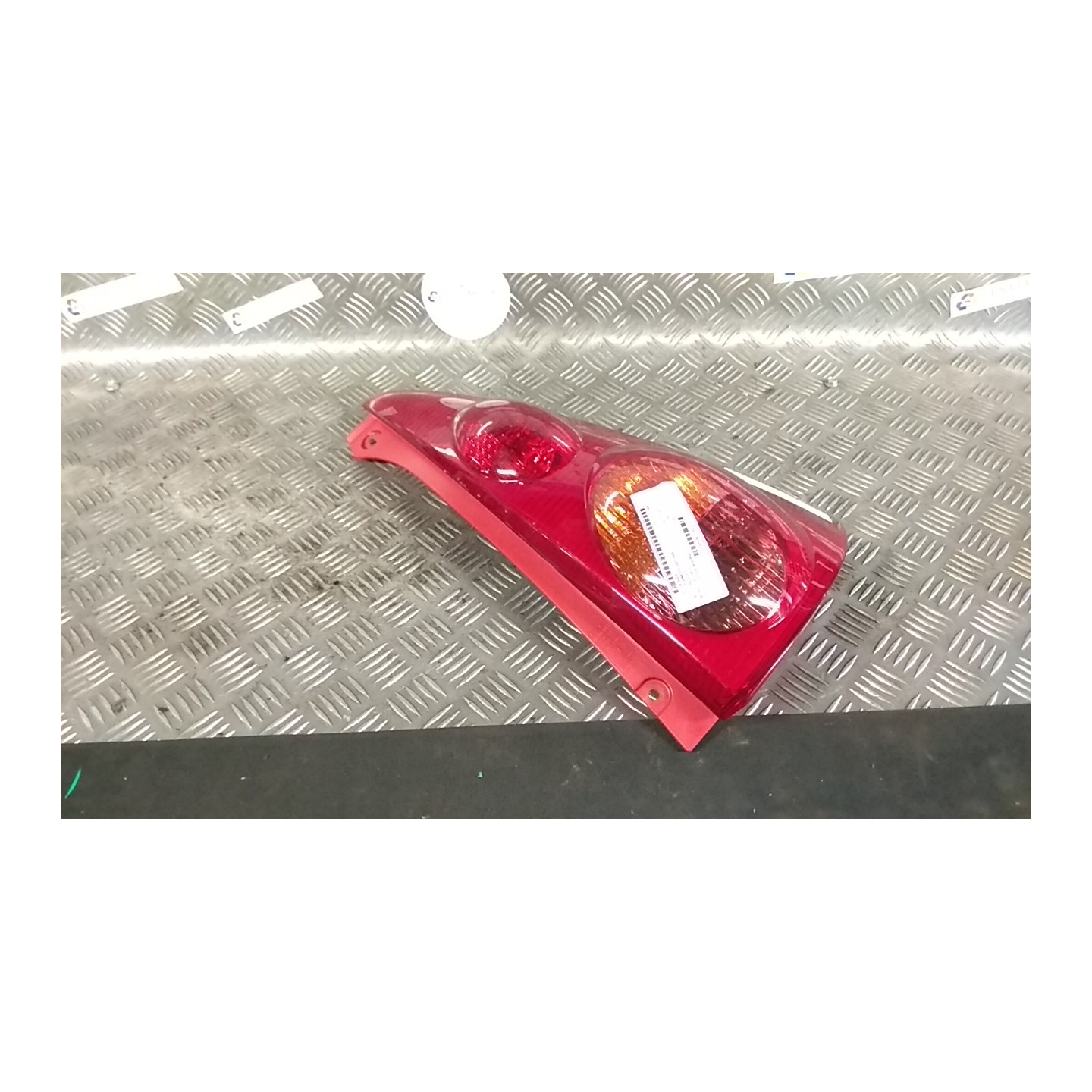 FANALE POST. DX. 120 PEUGEOT 107 (06/05-) 1KR 6351X6