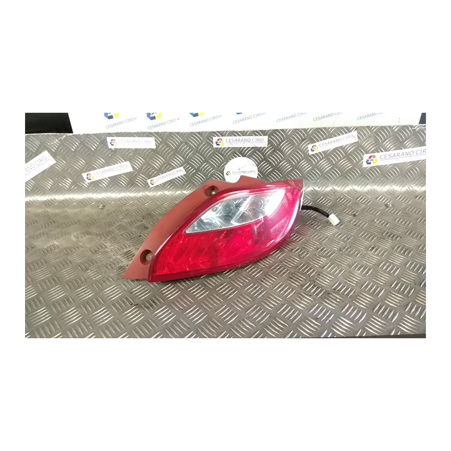 FANALE POST. DX. 181 MAZDA MAZDA 2 2A SERIE (08/07-12/14 ZJ D65151150M