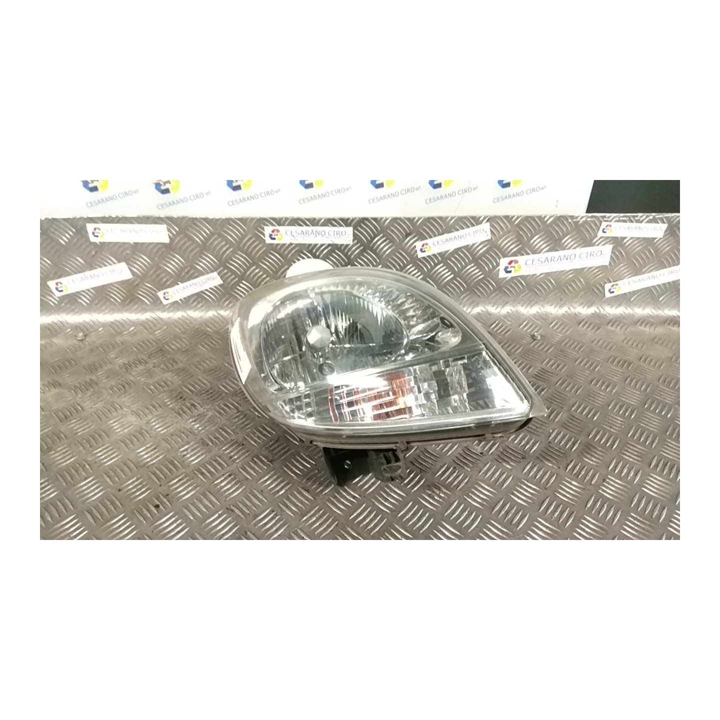 PROIETTORE DX. 214 RENAULT KANGOO (04/03-03/09) K9KB7 260107401R