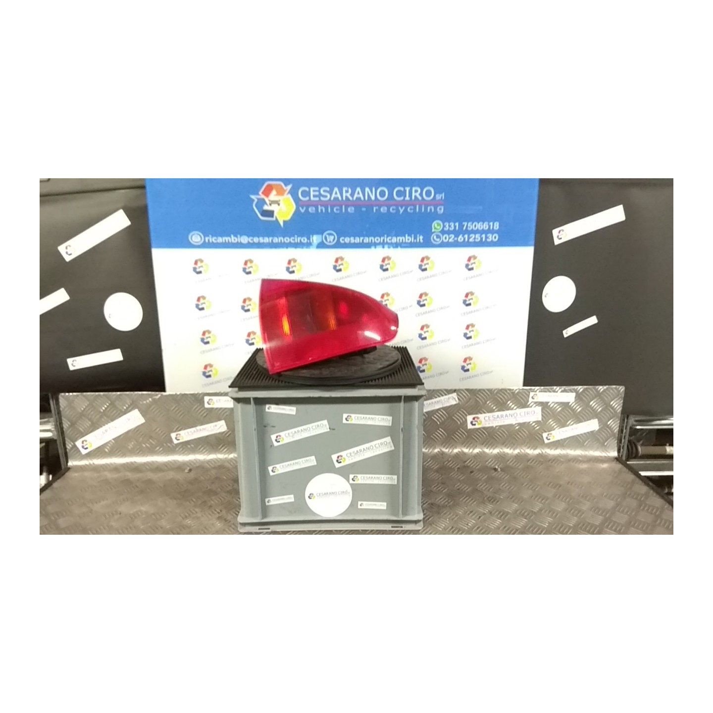 FANALE POST. DX. 035 RENAULT CLIO 2A SERIE (04/98-04/01) E7J77 7700410518