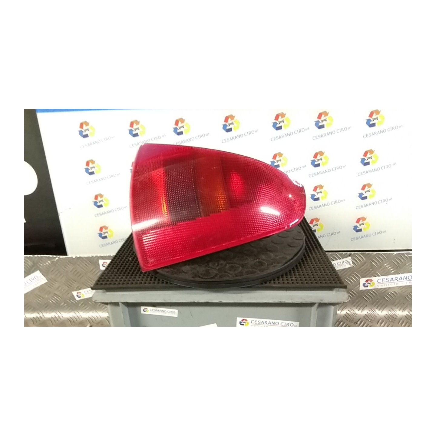 FANALE POST. DX. 035 RENAULT CLIO 2A SERIE (04/98-04/01) E7J77 7700410518