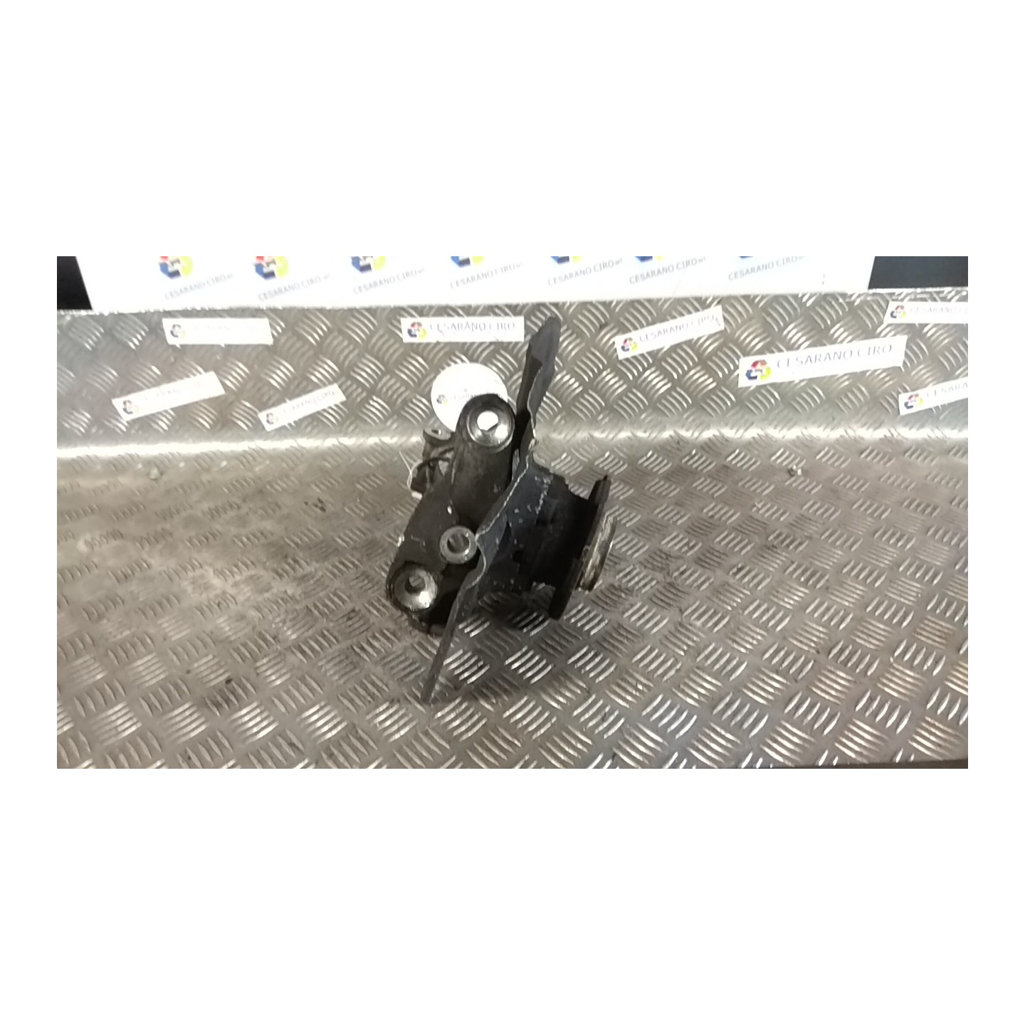 MONTANTE SOSP. ANT. DX. 074 BMW SERIE 5 (E60/E61) (03/07-12/10 N53B30A 31216760954
