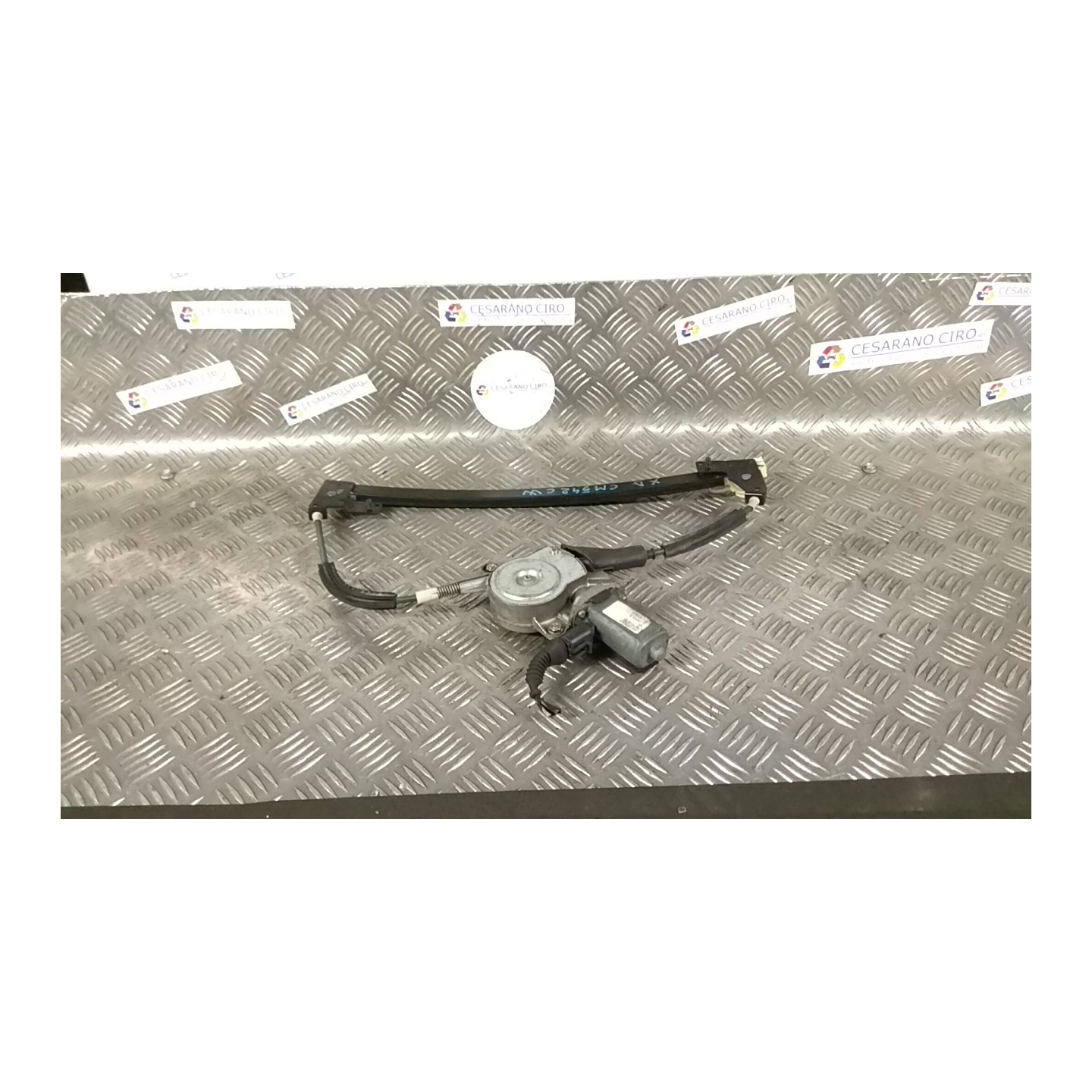 ALZACRISTALLO ELETTR. PORTA ANT. CON MOTORINO DX. 173 ALFA ROMEO 147 (W8) (08/00-01/06) AR37203 46751870