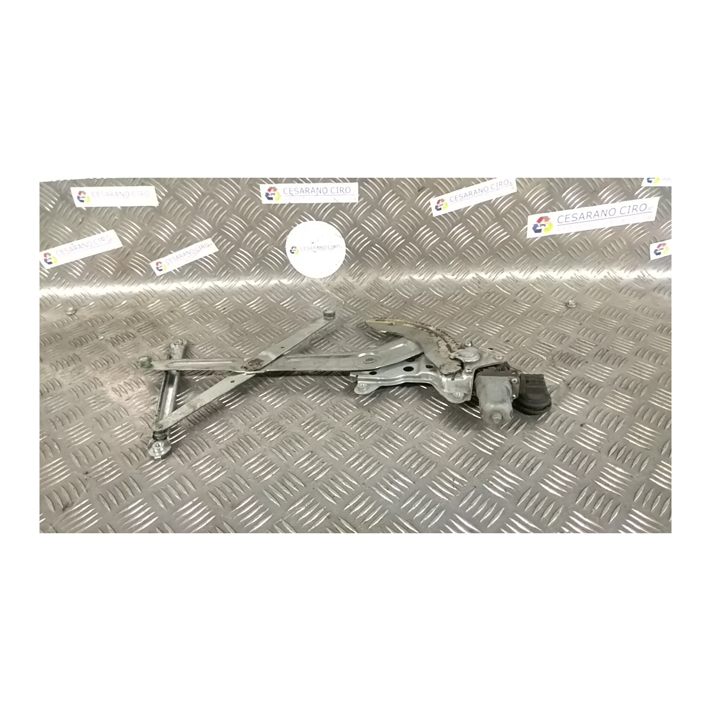 ALZACRISTALLO ELETTR. PORTA ANT. C/MOTORINO SX. 231 SUZUKI SWIFT (04/05-02/11) M13A 8340263J50000