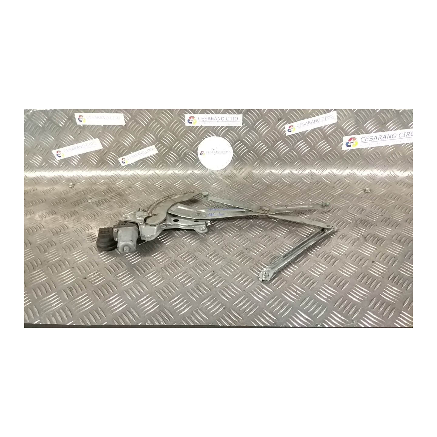 ALZACRISTALLO ELETTR. PORTA ANT. C/MOTORINO DX. 232 SUZUKI SWIFT (04/05-02/11) M13A 8340163J50000