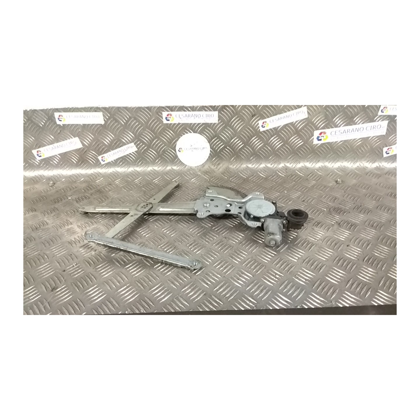 ALZACRISTALLO ELETTR. PORTA ANT. C/MOTORINO DX. 232 SUZUKI SWIFT (04/05-02/11) M13A 8340163J50000