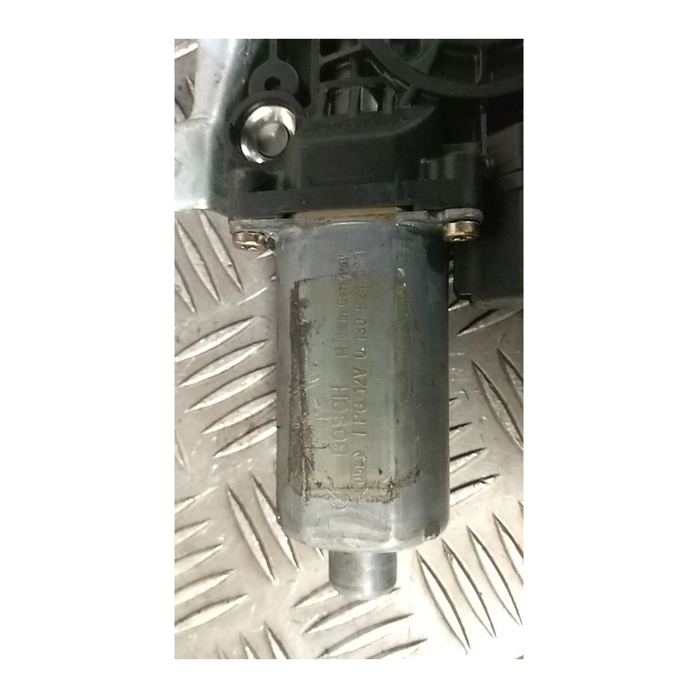 ALZACRISTALLO ELETTR. PORTA ANT. C/MOTORINO DX. 242 OPEL ASTRA (T98) (03/98-09/04) X14XE 90543918