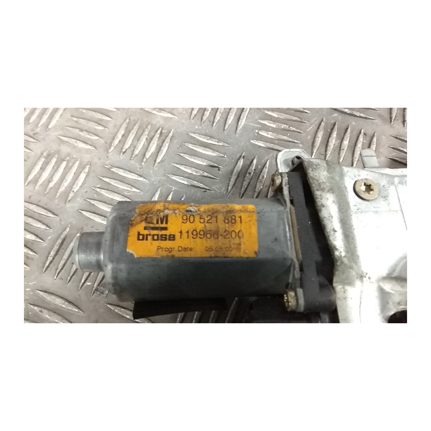 ALZACRISTALLO ELETTR. PORTA ANT. C/MOTORINO SX. 243 OPEL ASTRA (T98) (03/98-09/04) X14XE 90543917