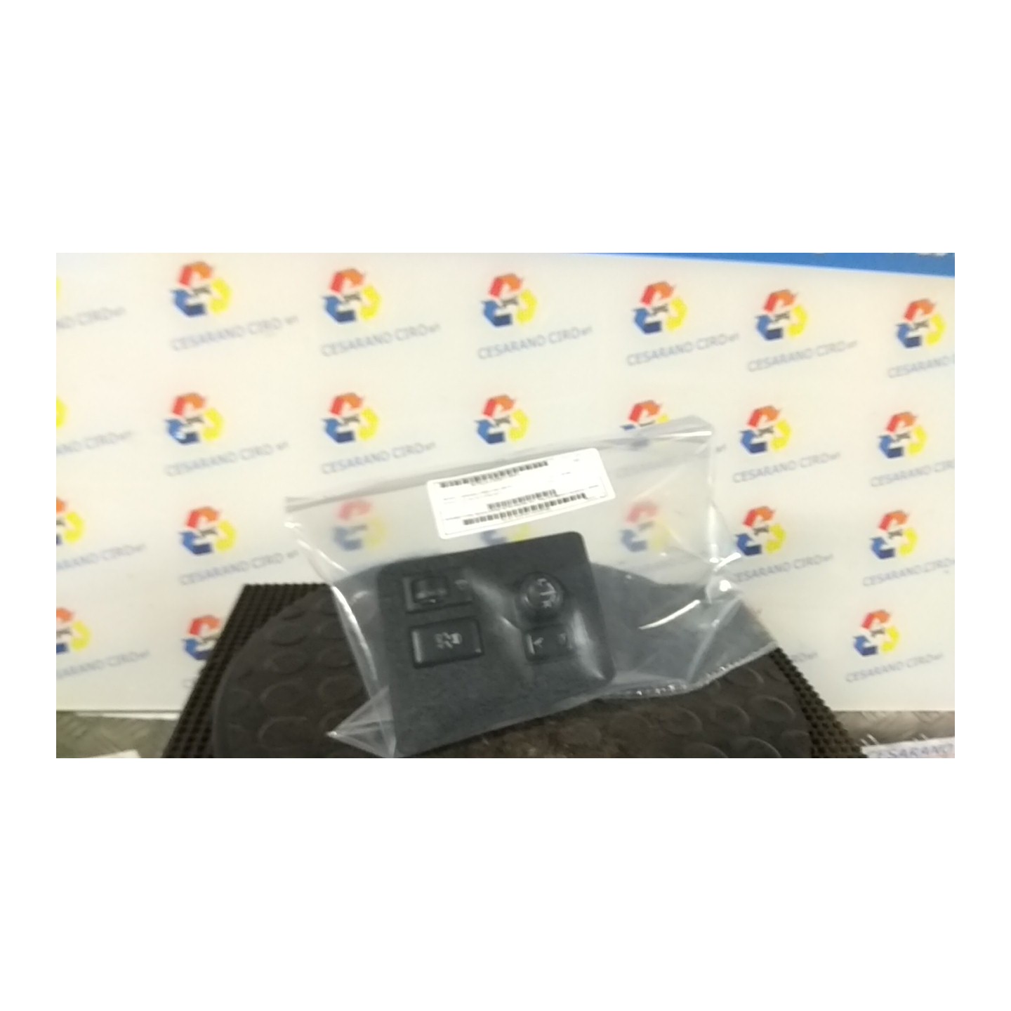 INTERRUTTORE REGOLAZIONE RETROVISORE EST. P/ALLESTIMENTO ACENTA E TEKNA 010 NISSAN QASHQAI (J10E/JJ10E) (09/10-) MR20 25570JD01B