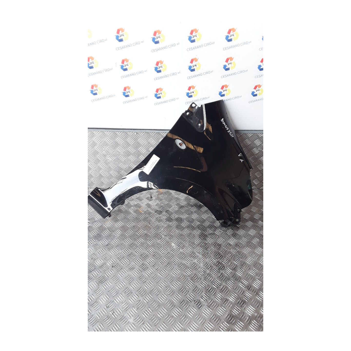 PARAFANGO ANT. DX. 124 TOYOTA AYGO 1A SERIE (04/05-10/14) 1KRFE 538110H010