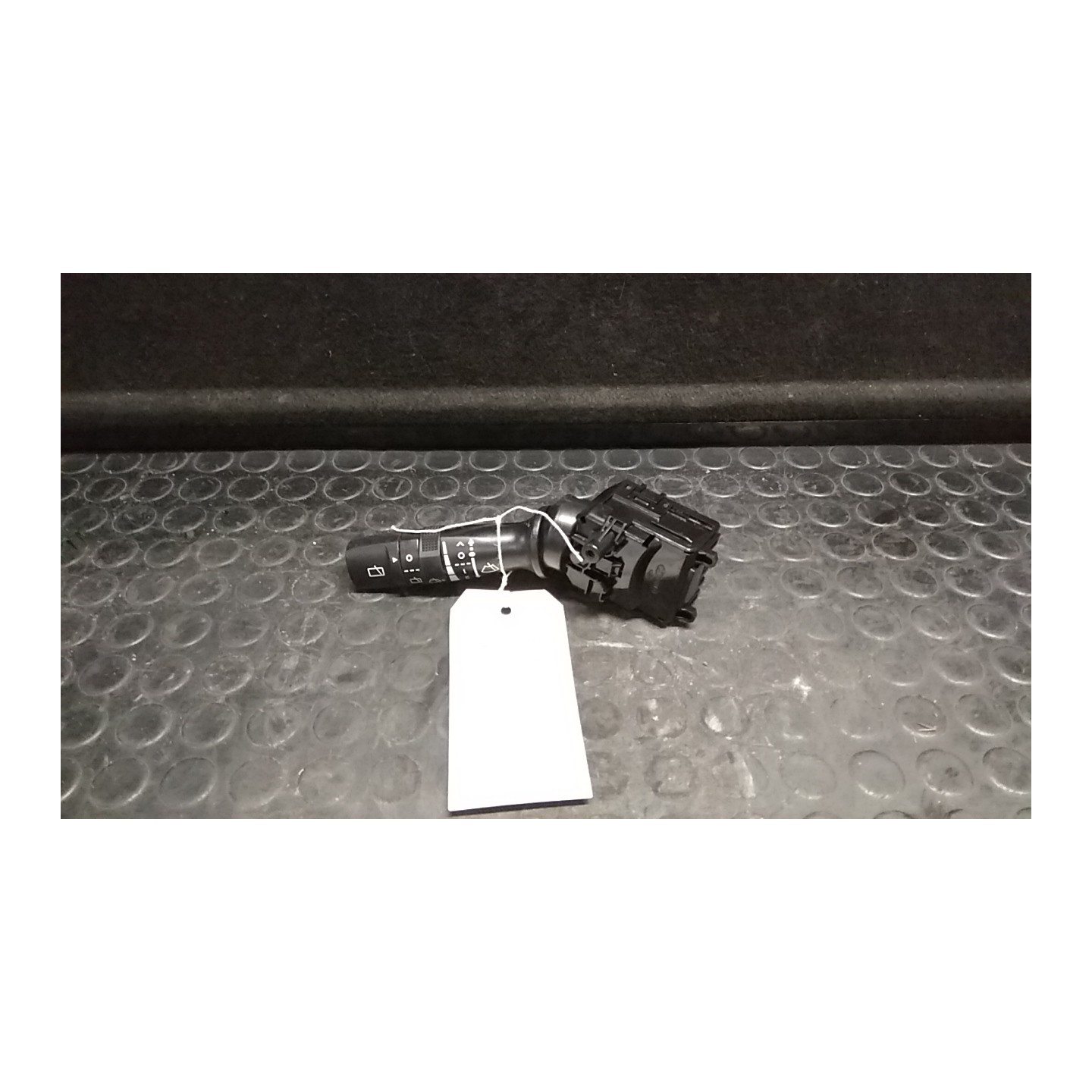 BLOCCO COMANDI TERGICRISTALLI 105 HYUNDAI IX35 (02/10-) D4FD 934202K560