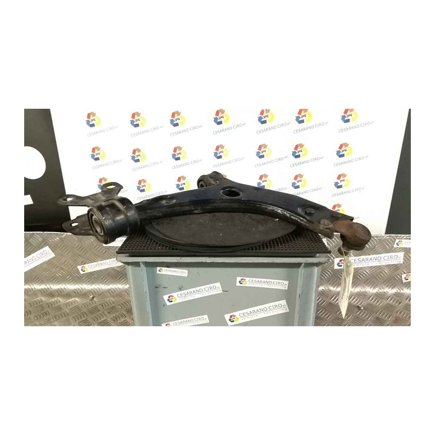 BRACCIO OSCILLANTE SOSP. ANT. SX. 106 FORD FOCUS (CB8) (02/11-11/15-) T1DA 1702983