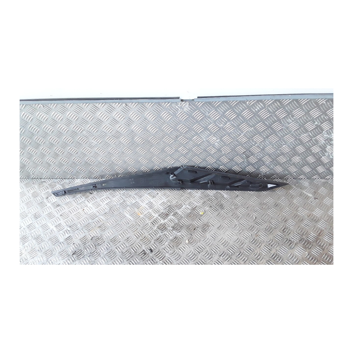 MODANATURA SUP. PARAFANGO POST. DX. 083 HYUNDAI TUCSON (12/20-) D4FE 87860N7000