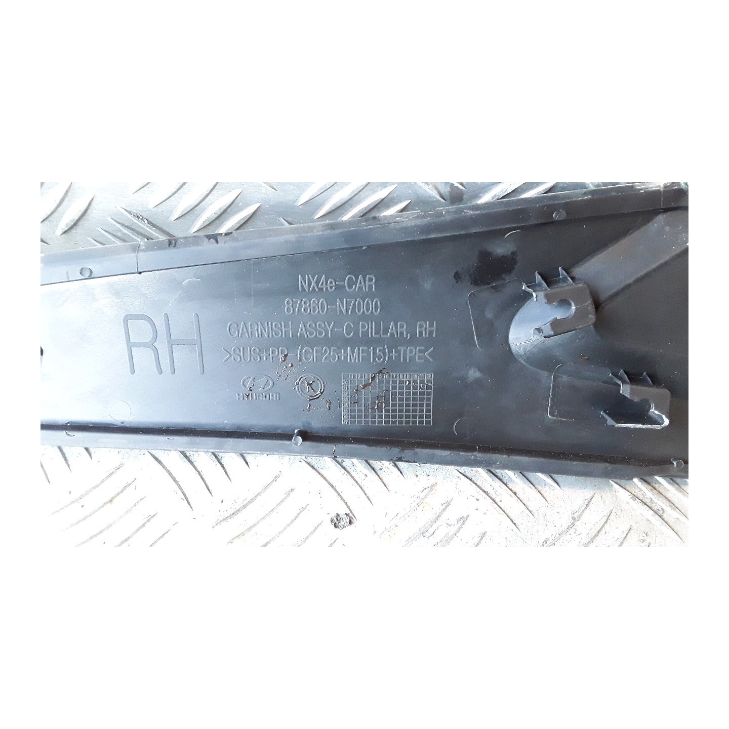 MODANATURA SUP. PARAFANGO POST. DX. 083 HYUNDAI TUCSON (12/20-) D4FE 87860N7000