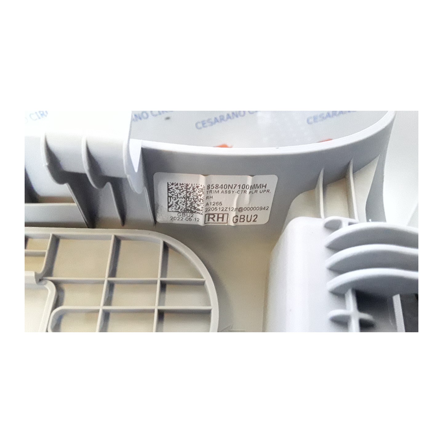 RIVESTIMENTO INT. SUP. MONTANTE CENTR. DX. 087 HYUNDAI TUCSON (12/20-) D4FE 85840N7100NNB