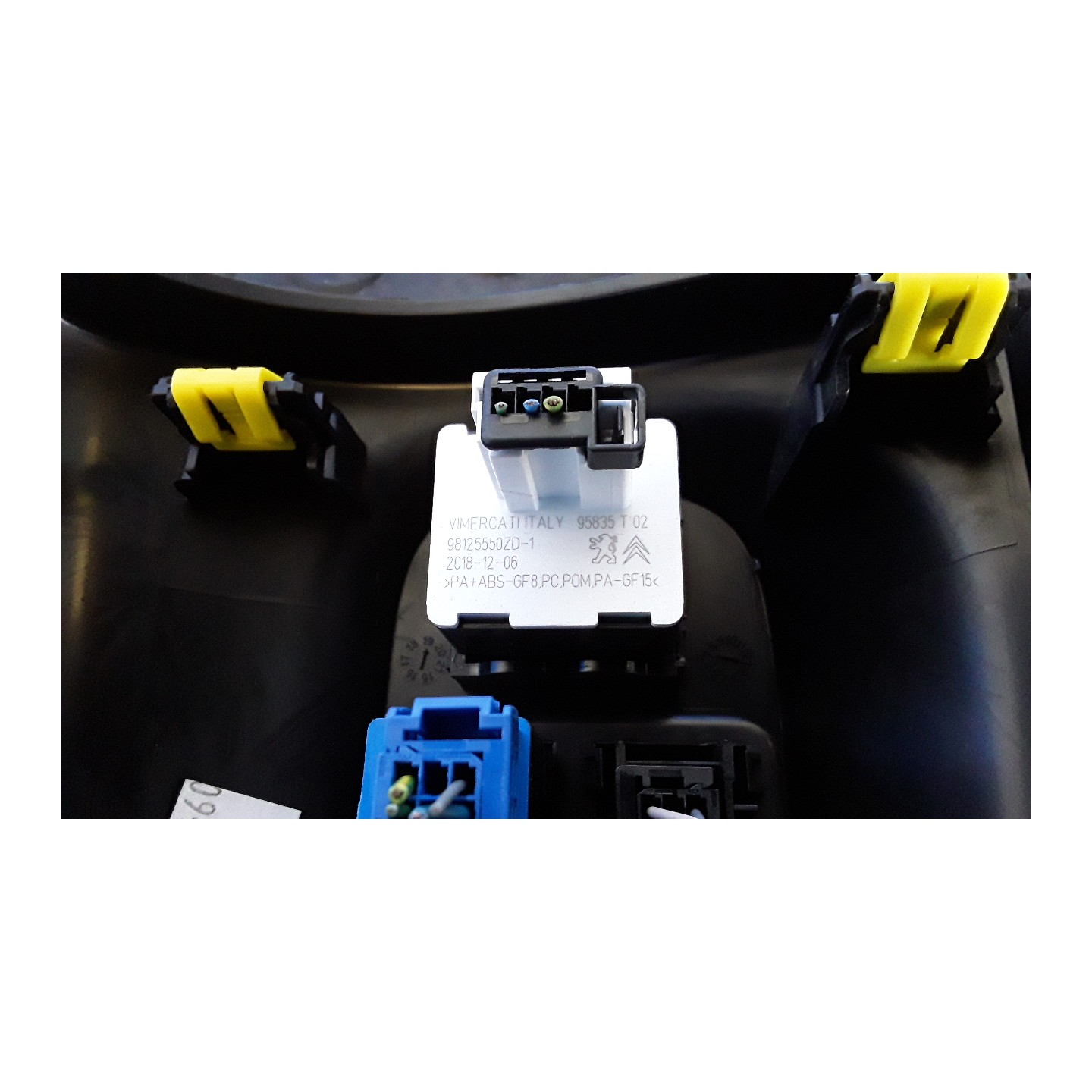 INTERRUTTORE REGOLAZIONE RETROVISORE EST. 008 CITROEN C3 3A SERIE (B618) (09/16-) HM01 96673722ZD