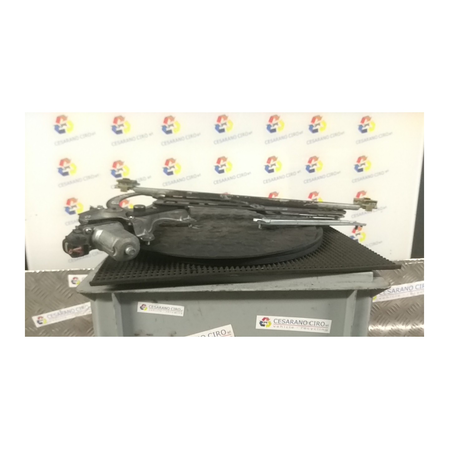 ALZACRISTALLO ELETTR. PORTA ANT. DX. 014 HYUNDAI I20 (01/09-) G4LA 824041J010