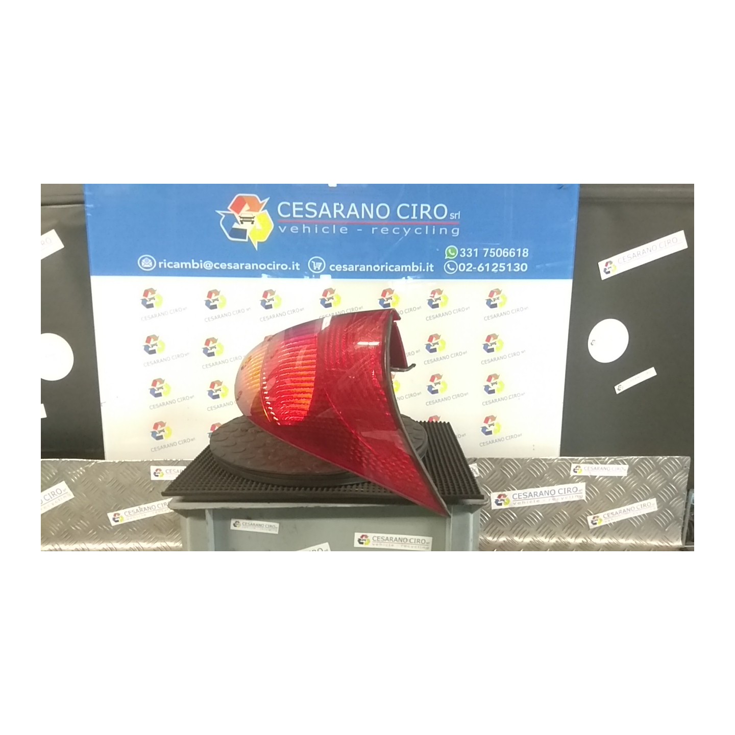 FANALE POST. DX. 079 FORD FOCUS (CAK) (10/01-04/05) FFDA 1214226