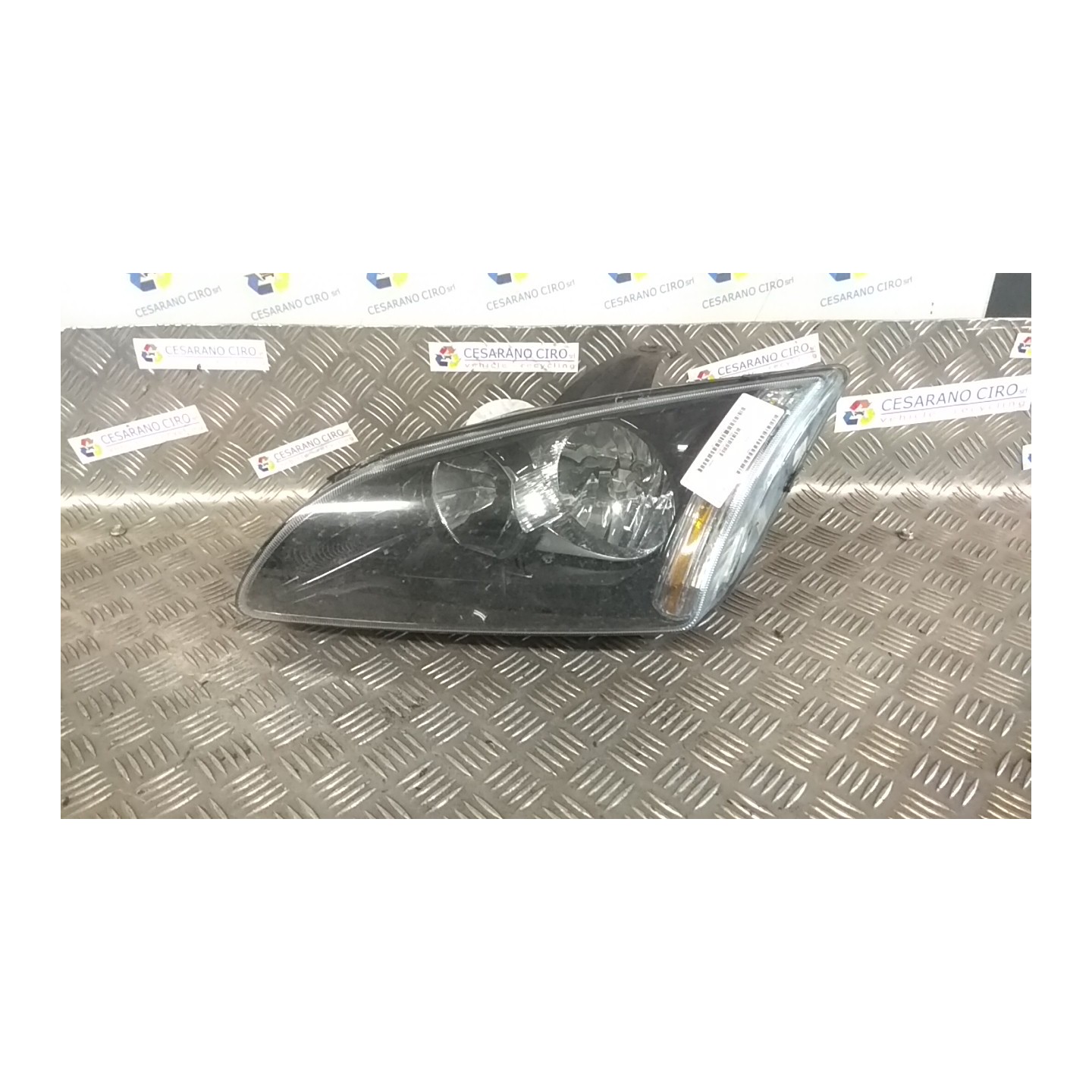 PROIETTORE C/ CORNICE FINITURA NERA SX. 003 FORD FOCUS (CAP) (11/04-06/08) HHDA 1480996