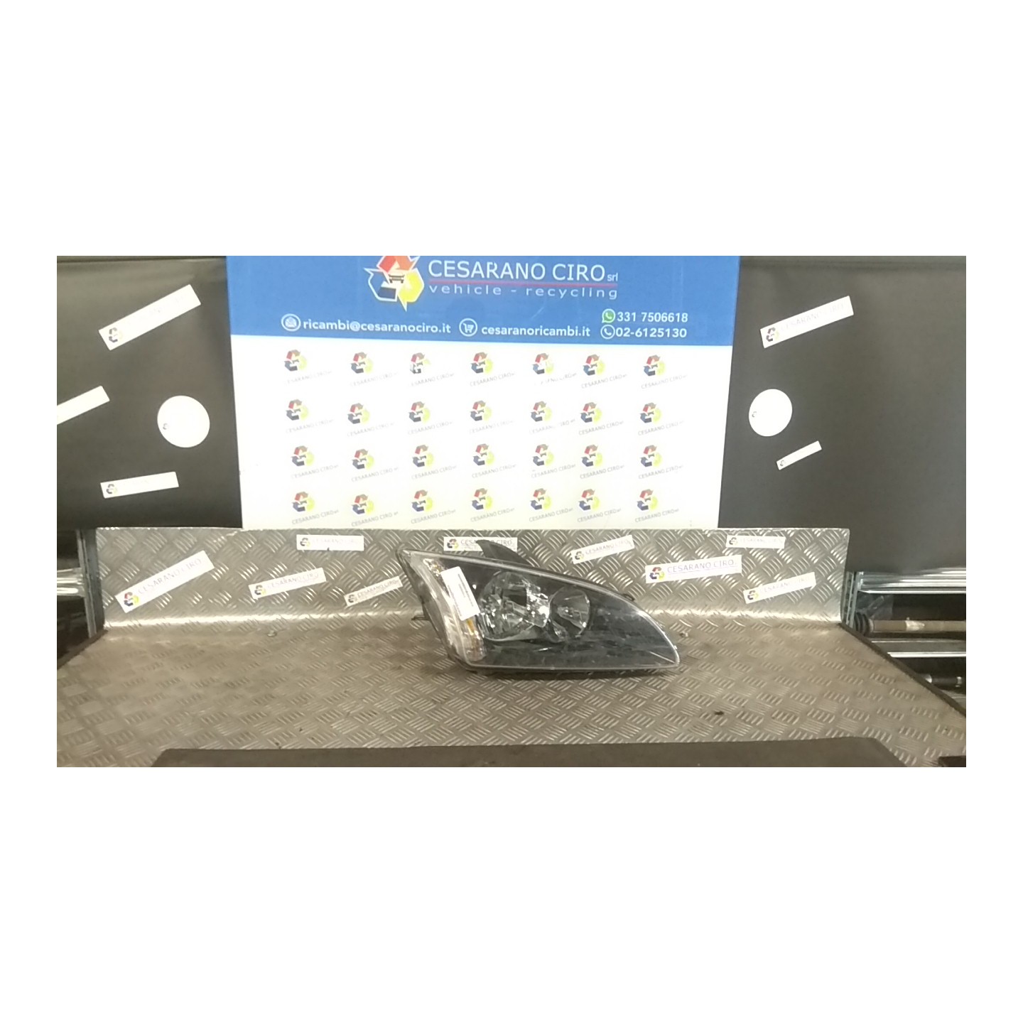 PROIETTORE C/ CORNICE FINITURA NERA DX. 006 FORD FOCUS (CAP) (11/04-06/08) HHDA 1480985